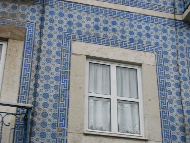 bluetilewall.jpg